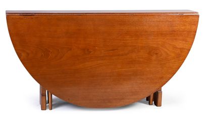 null Mahogany and mahogany veneer gate-leg table, oval shape, central H-shaped base...