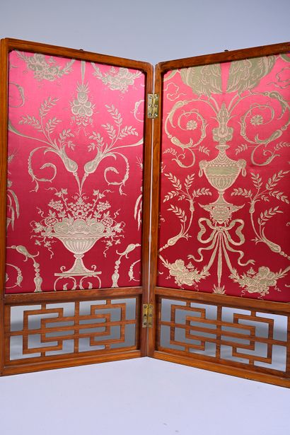 null Small screen with four leaves in rosewood called "à la chinoise"; with openwork...