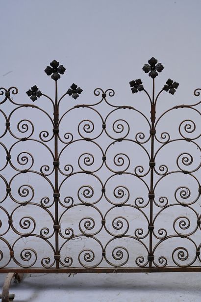 null Iron screen with openwork decoration of foliage and flowers in neo-Gothic style
Work...