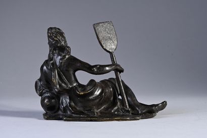 null Two river deities
Bronze
Italy, XVII century.
H. 12 cm. L. 17,5 cm. each.