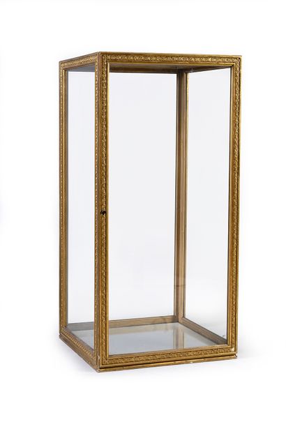 Large square display case in glass and gilded...