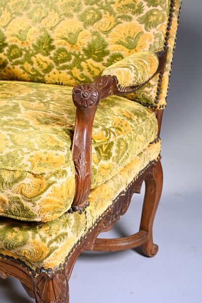 null Pair of beechwood armchairs molded and carved with flowers, shells and staples,...
