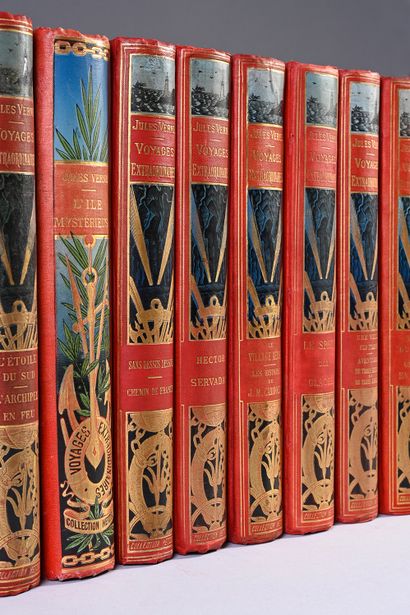 null Exceptional collection of the 47 volumes of Jules Verne, the spine with the...