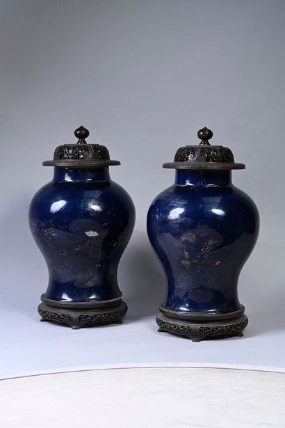 CHINE, XVIIIe siècle Pair of porcelain baluster jars with gold painted decoration...