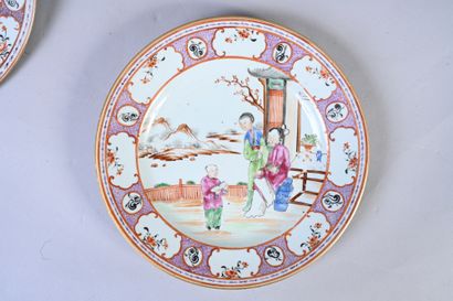 CHINE, XVIIIe siècle Ensemble de huit assiettes en porcelaine de la
Compagnies des...