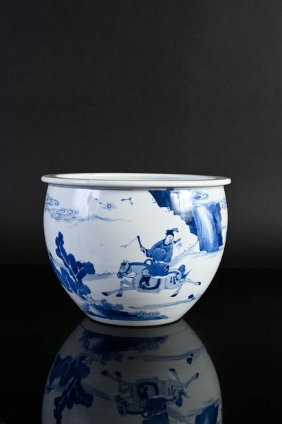 CHINE, Epoque Kangxi, XVIIIe siècle* Porcelain basin
Decorated in cobalt blue on...