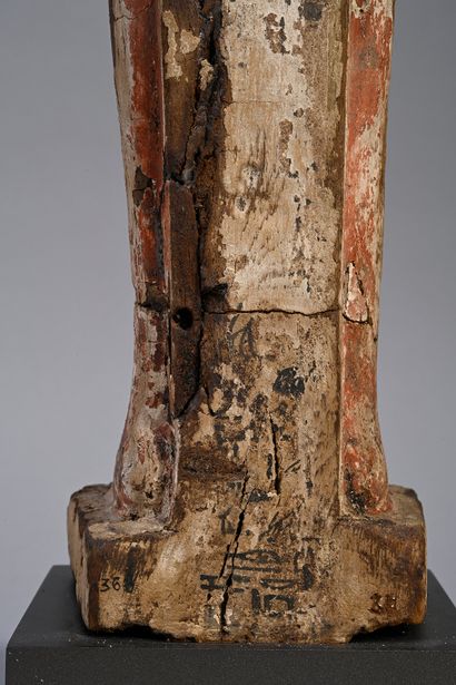 null Grande statuette représentant Ptah-Sokar-Osiris momiforme, debout sur une base...