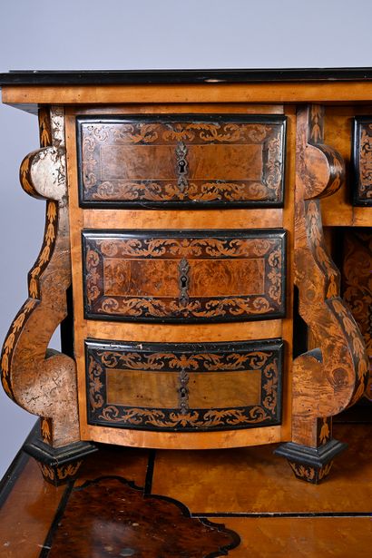 null Mazarin desk, attributed to Thomas Hache (1664-1747), first quarter of the 18th...