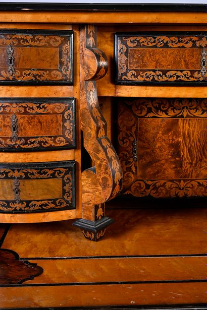 null Mazarin desk, attributed to Thomas Hache (1664-1747), first quarter of the 18th...