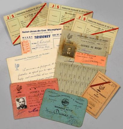 null Ensemble de 6 licences ou cartes de membres actifs des années 1920 à 1950. Le...