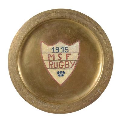 null Plateau. «M.S.F. Rugby» datée de 1915. Très certainement un trophée commémoratif....