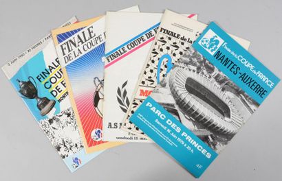 null Lot de 5 programmes officiels des finales de Coupe de France. 1979-1980-1984-1988...