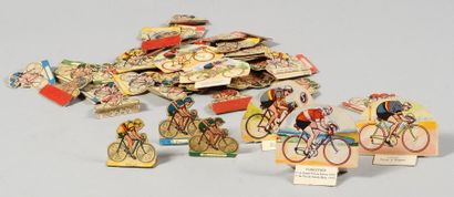 null Ensemble de 40 figurines cycliste en carton (prime publicitaire). On y joint...