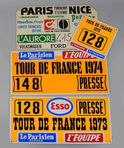 null Lot de 4 plaques voitures pour les Tours de France 1973-1974 et Paris-Nice