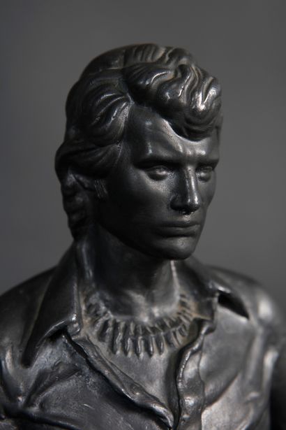null JOHNNY HALLYDAY
1 statue in cast iron of Johnny Hallyday, prototype manufactured...