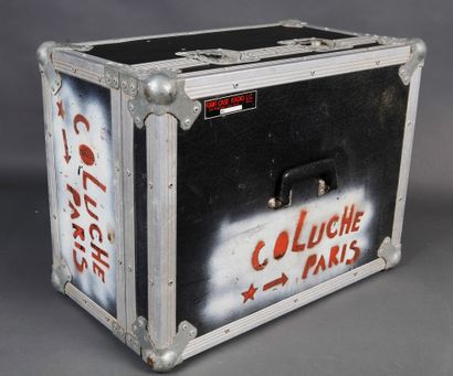 null COLUCHE
1 wooden and metal dressing room trunk, customized "Coluche
Paris",...