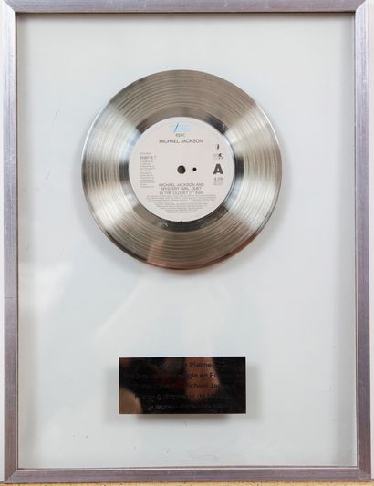 null MICHAEL JACKSON
1 platinum record, for the sale of the single "In the Closet",...
