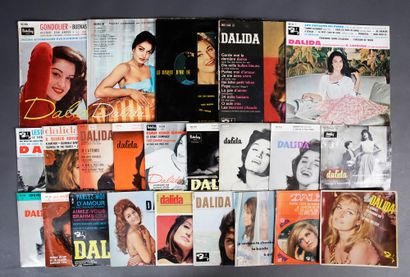 DALIDA (1933/1987)
1 ensemble de 5 disques...