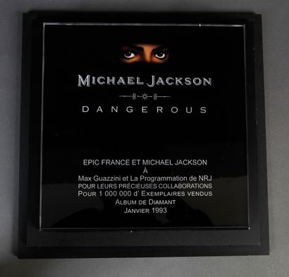 null MICHAËL JACKSON
1 trophée, Album de Diamant, pour l'album «Dangerous», vendu...