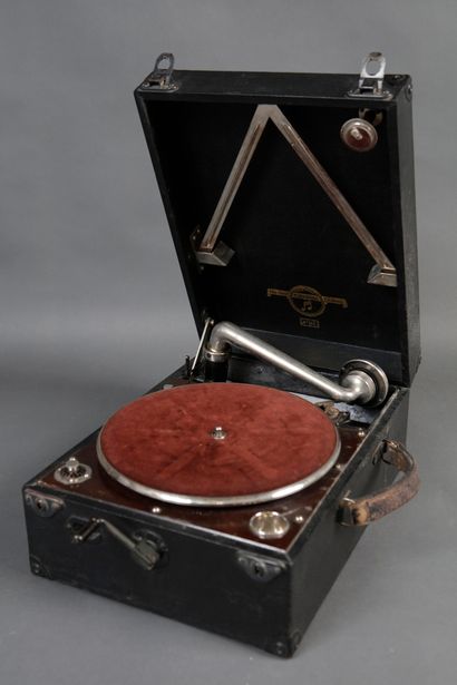 null 1 Gramophone of mark Columbia N° 112 of the 40s, having belonged to Danielle...