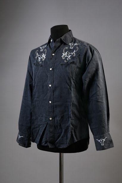 null JOHNNY HALLYDAY
1 black western shirt of Ranchwear brand, bought by the rocker...