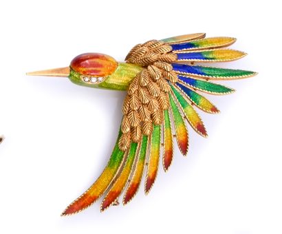MAUBOUSSIN Paris Broche clip en or 750e (18K), stylisant un oiseau, les ailes ornées...