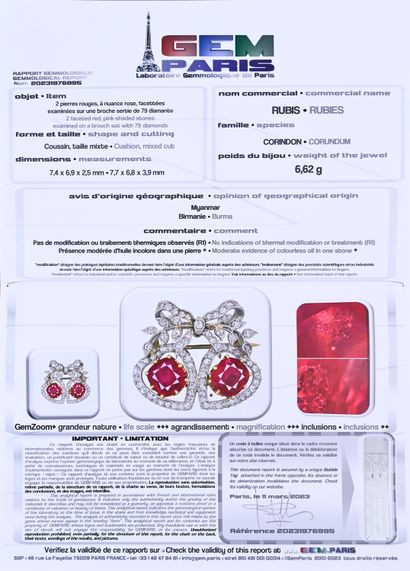 null Broche double coeur en platine 900e et or 18k 750e, ornée de deux rubis Birman...