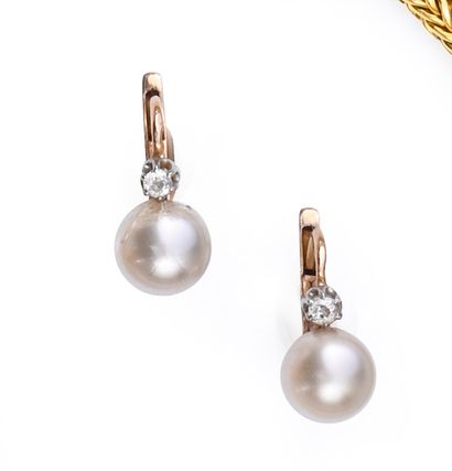 null Boucles d'oreilles dormeuses en or 750e (18K), ornées de perles d'imitation...