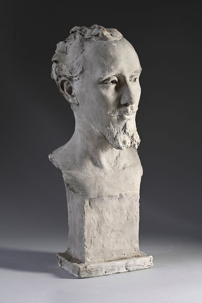 Paul LANDOWSKI (1875-1961) Portrait d'homme en buste
Sculpture en plâtre signée,...