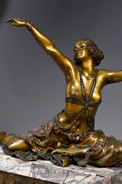 Claire COLINNET (1880 - 1950) Danseuse de Thèbe, circa 1925
Bronze à patine doré....