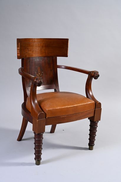 null Mahogany and mahogany veneer desk chair with gondola back, armrest with lions'...