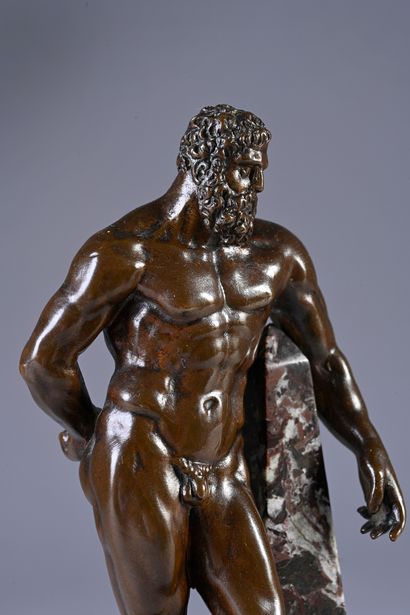 null Hercule Farnèse
Sculpture en bronze à patine brune représentant un des 12 travaux...