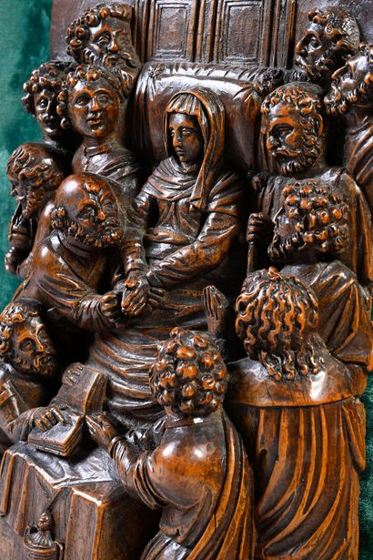 null Bas-relief in carved walnut representing the Dormition of the Virgin.
Germany...