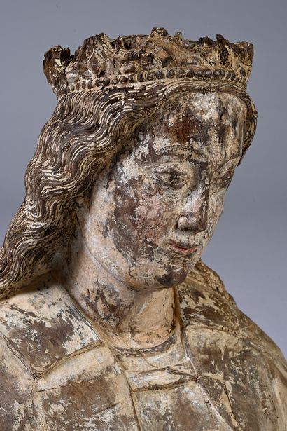 null Carved walnut bust of the Virgin or Saint Catherine of Alexandria, hollowed...