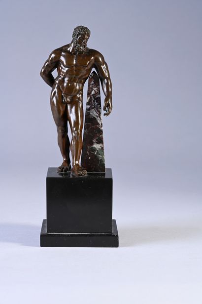 null Hercules Farnese
Sculpture in bronze with brown patina representing one of the...