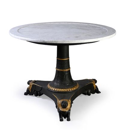 Important pedestal table in carved oak, with...