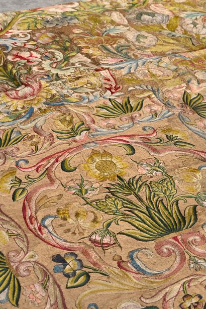 null Large polychrome silk thread embroidery with flowers.
Middle of the 17th century
H....