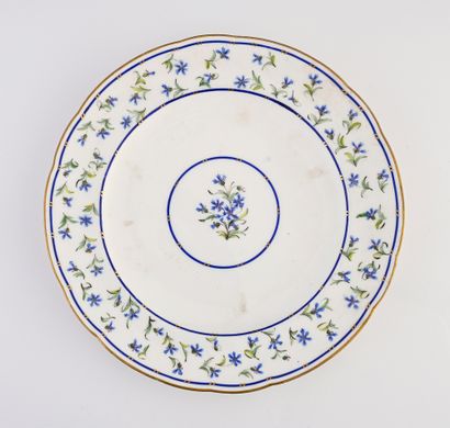 null Assiette en porcelaine de Sèvres du XVIIIe siècle
Marque en bleu aux deux L...