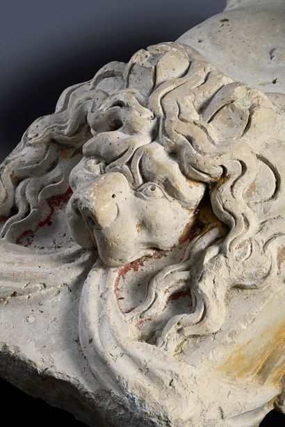 null Female term in sculpted limestone with some traces of gilding and polychromy,...