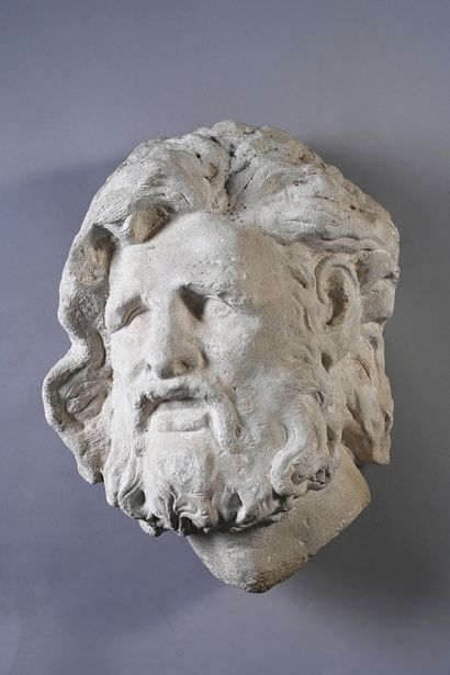 null Tête d'homme barbu en pierre calcaire sculptée.
XIXe siècle
H. : 51 cm
(éro...