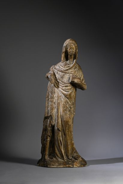 Sainte femme en pierre calcaire sculptée,...