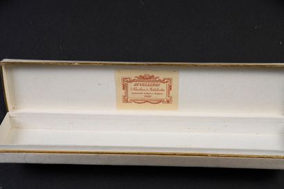 null Set of fan boxes, 19th century
Covered with cream satin