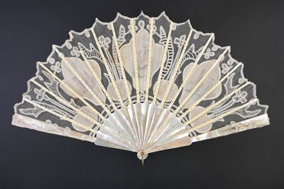 null Art nouveau, Europe, circa 1900 
Original folded fan, the tulle leaf decorated...