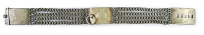 null Dog collar, with chains of gourmet on 4 rows, engraved : VILLIEN, 11 rue du...