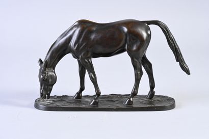 Gaston D'ILLIERS (1876-1932). D'après Cheval la tête basse,
Bronze à patine noire,...