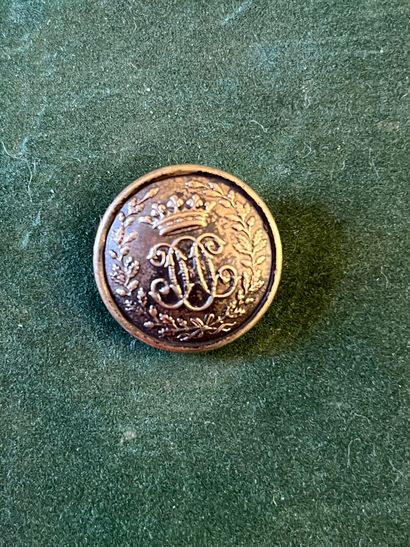 null Button of vest of the crew of H.R.H. the duke of Aumale (1874-1886)
With oak...