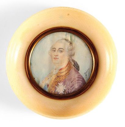 null Louis XVI, roi de France. Portrait miniature sur ivoire, le représentant en...