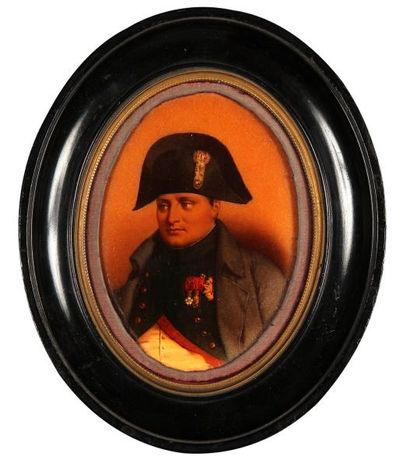 null Napoléon I er, empereur des Français. Portrait miniature polychrome en fixé...