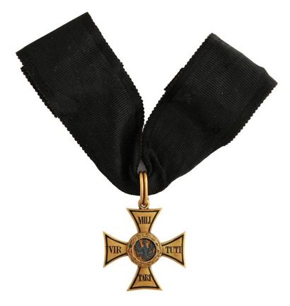POLOGNE Rare croix de l'Ordre de Virluti Militari. Or. Cravatte. Petit module vraisemblablement...