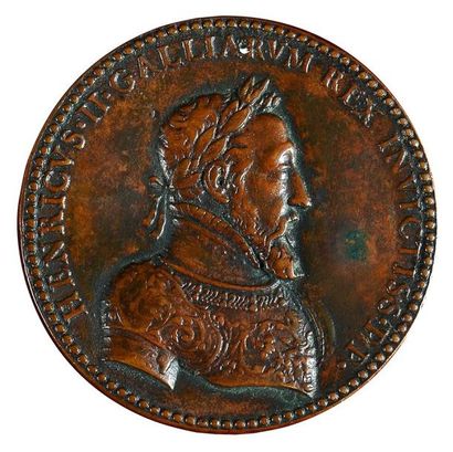 null Henri II, médaille ronde en bronze à patine rouge, représentant le buste du...